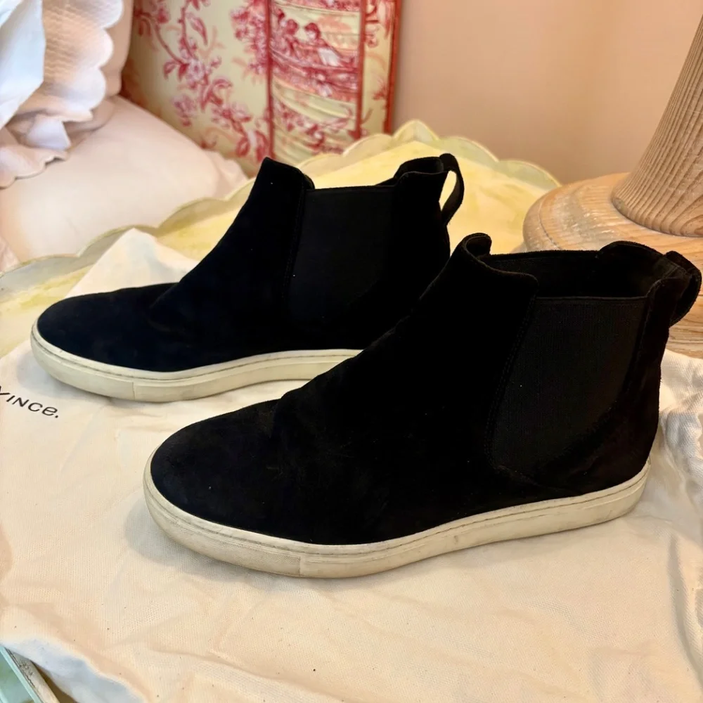 VINCE WOMENS' SUEDE BOOTIE WITH PLATFORM SOLE - Picture 2 of 5